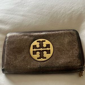 Tory Burch wallet